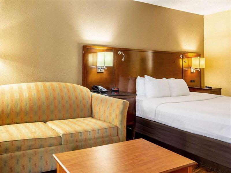อีโคโน ลอดจ์ นาวาลสเตชั่น นอร์โฟล์ค Hotel นอร์ฟอล์ก ภายนอก รูปภาพ
