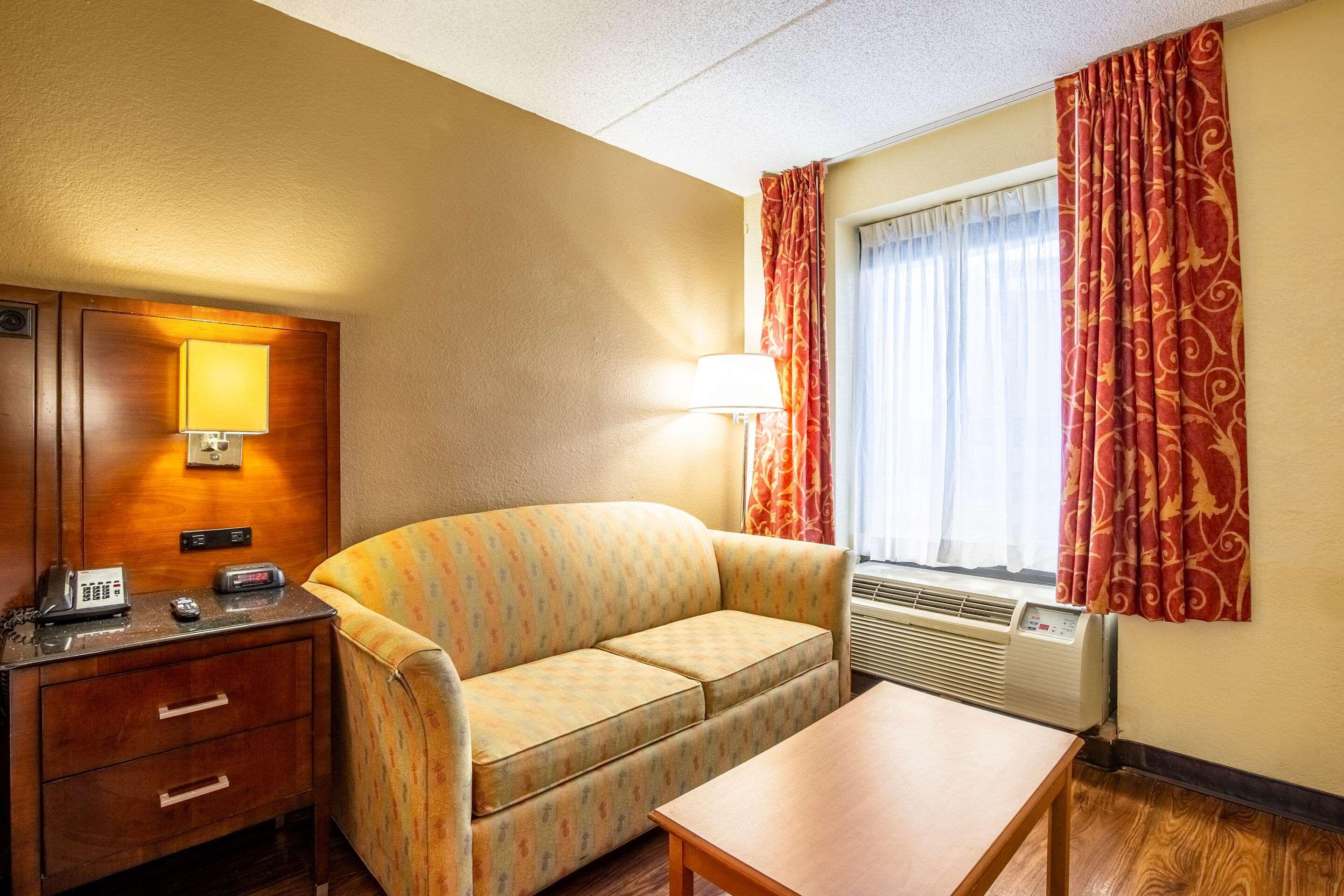 อีโคโน ลอดจ์ นาวาลสเตชั่น นอร์โฟล์ค Hotel นอร์ฟอล์ก ภายนอก รูปภาพ