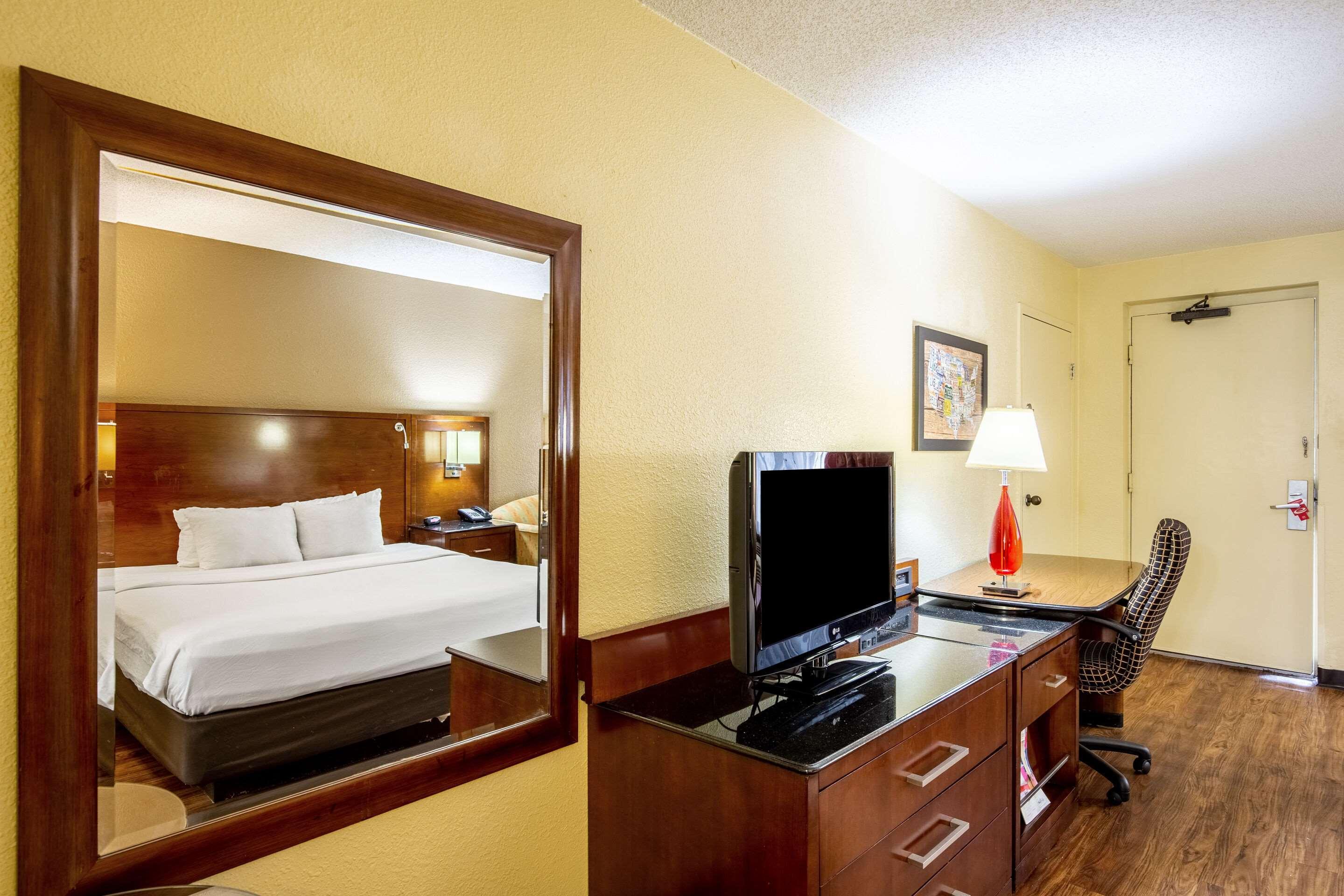 อีโคโน ลอดจ์ นาวาลสเตชั่น นอร์โฟล์ค Hotel นอร์ฟอล์ก ภายนอก รูปภาพ