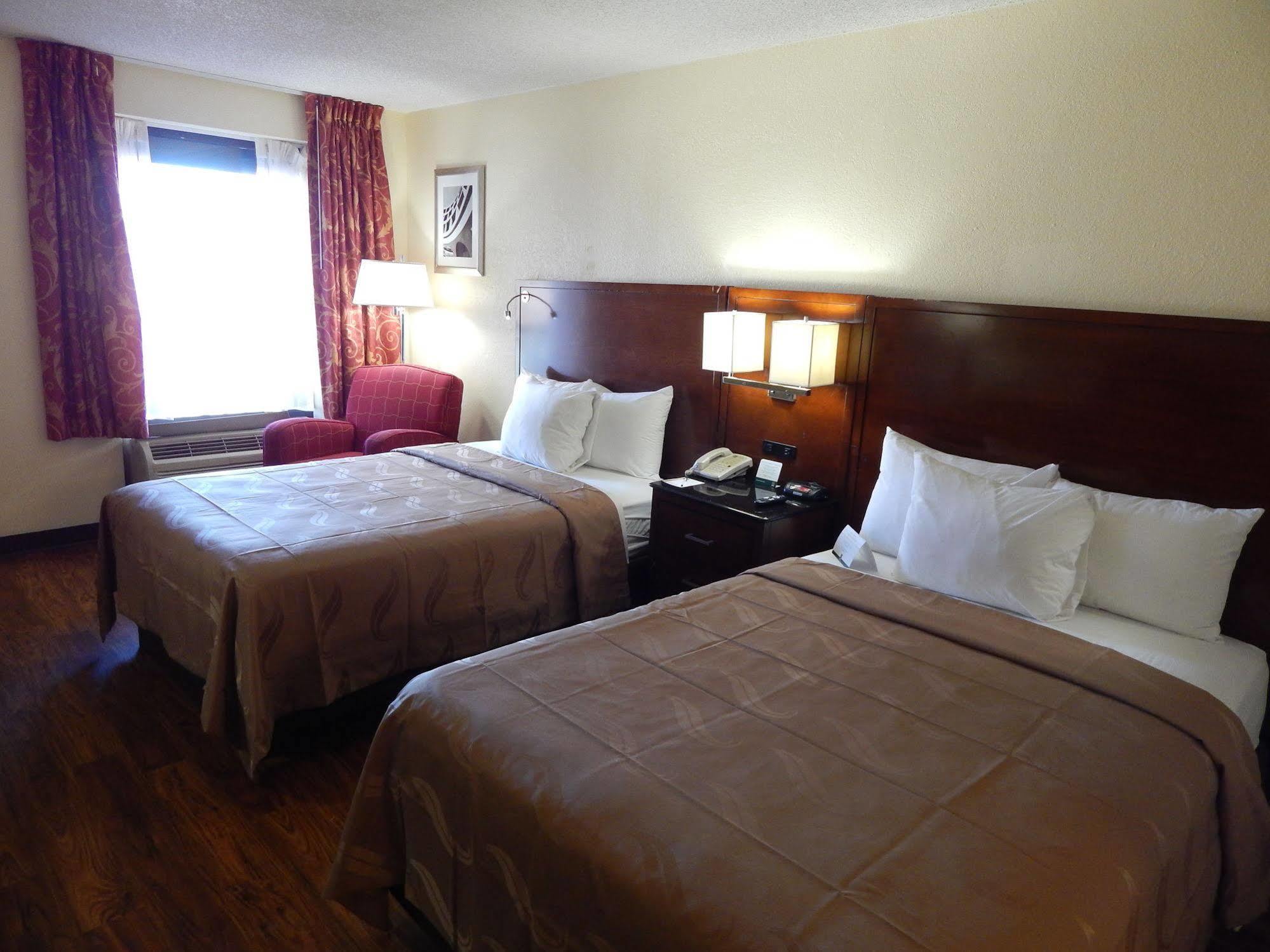 อีโคโน ลอดจ์ นาวาลสเตชั่น นอร์โฟล์ค Hotel นอร์ฟอล์ก ภายนอก รูปภาพ